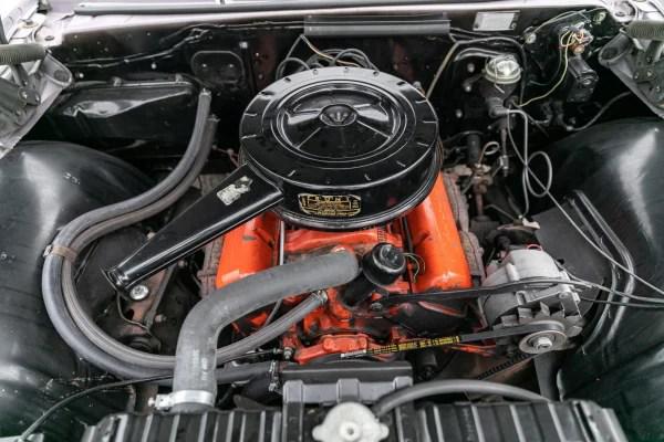 Chevrolet Turbo-Fire 283 V-8 под капотом Chevrolet Caprice 1965 года